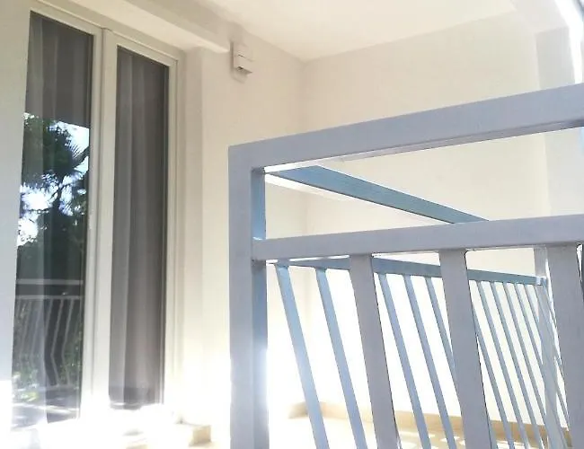 Apartment Vacation *